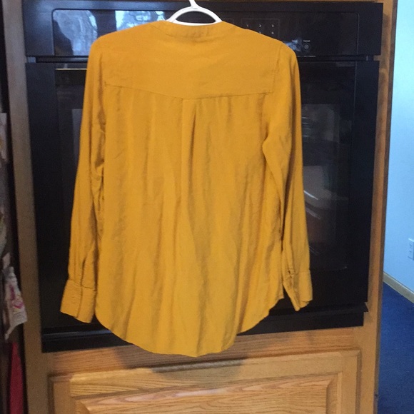 Button up blouse - Picture 2 of 3